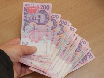 Минимальная зарплата снова увеличится: когда разбогатеют украинцы и как это повлияет на экономику фото