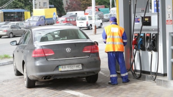 За сентябрь в Украине подскочили цены на бензин фото