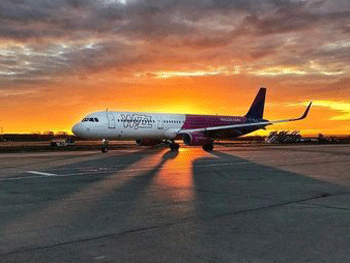 Летайте в сраку. Скрыпин устроил скандал в самолете Wizz Air из-за украинского языка фото