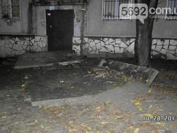В Днепропетровской области обвалилась железобетонная плита: один подросток погиб, двое в больнице фото