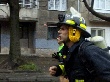 Украинский пожарный пробежал 22 километра в полном обмундировании спасателя фото