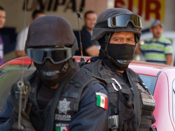 В Мексике застрелили вождя банды во время изменения внешности фото