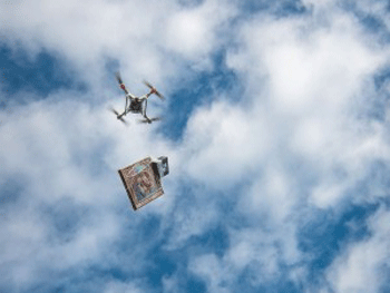 Технологии в помощь вере: село под Одессой облетела на дроне икона Божьей Матери фото