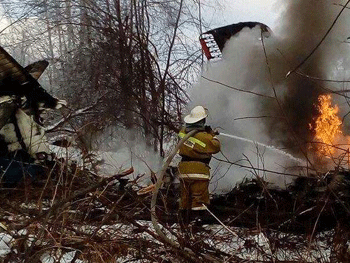 В России между домами упал Ан-2 фото
