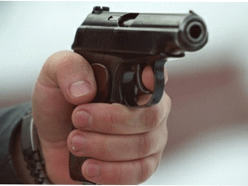 В Одессе мужчина устроил стрельбу из-за места на парковке фото