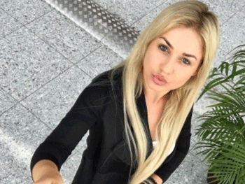 В Луцке за рулем задержали пьяную претендентку на титул Мисс Украина фото