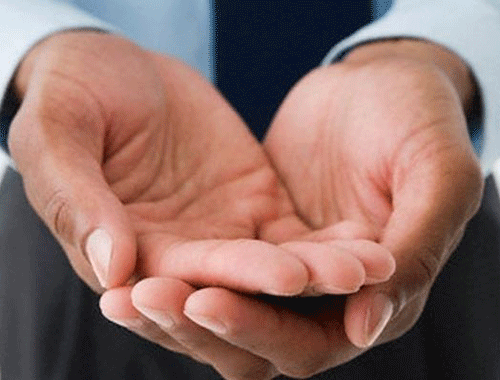 Украинцам дали больше времени для возврата денег по долговым распискам фото