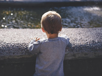 В Украине закроют интернаты: куда денут 100 тысяч детей фото