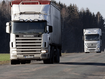 Школьница из Одесской области обиделась на родителей и уехала с дальнобойщиком фото