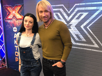 Олег Винник задарил участницу шоу Х фактор 8 драгоценностями фото