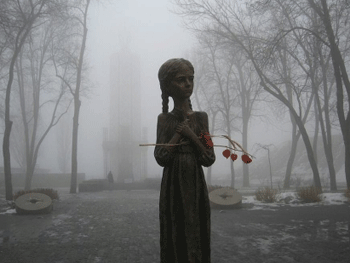 Украинцы сами виноваты: известная журналистка взбесила сеть высказыванием о Голодоморе фото