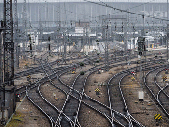 К концу года российские поезда поедут в обход Украины фото