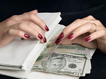 Пособница мошенников за решетку не попала фото