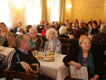 Сильных духом мелитопольцев пригласили в ресторан фото