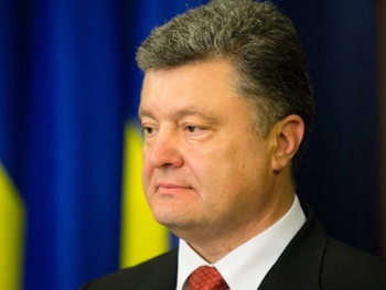 Порошенко заговорил о повышении минимальной зарплаты до 4100 грн фото