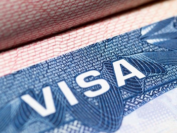 Кабмин одобрил соглашение об упрощении оформления виз со Швейцарией фото