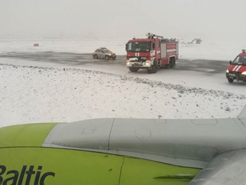 В России произошел инцидент при посадке пассажирского самолета: опубликованы фото фото