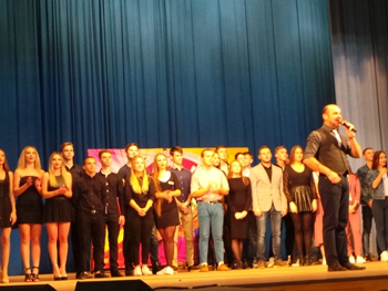 КВН-щики разыграли четвертьфинал Мелка фото