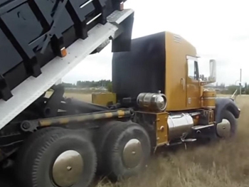 Украинец сделал невероятный тюнинг самосвала КрАЗ (фото, видео) фото