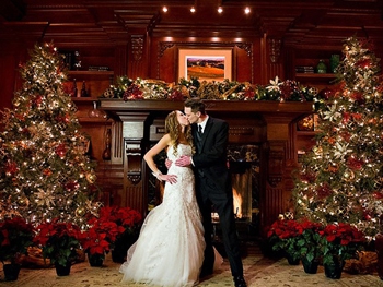 Пожениться за день до нового года решили пять пар влюбленных фото