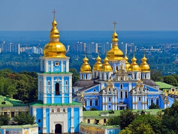 Киев признан самым дешевым городом для туристов фото