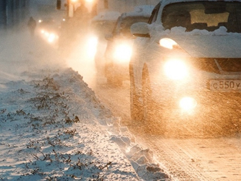 Как избежать обморожения, застряв в автомобиле на заснеженной трассе фото