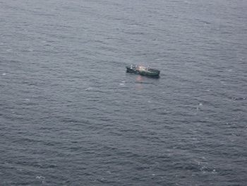 Среди экипажа утонувшего в России рыболовецкого судна - житель Запорожской области фото