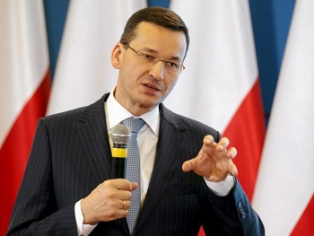 Премьер Польши рассказал CNN о бездомных с Донбасса, которые бегут от войны фото