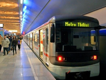 В метро Тбилиси обрушился потолок, 11 пострадавших. ВИДЕО фото