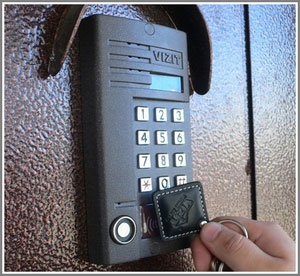 Вызывные панели и домофоны фото