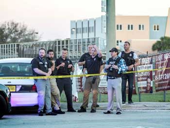 Стрельба в школе во Флориде: 17 погибших фото
