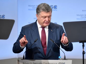 Нужно дожать Россию: Порошенко сделал заявление о введении миротворцев на Донбассе фото