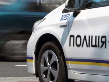 Трое бандитов с оружием отобрали у  запорожца авто на «евробляхах»: опубликовано видео погони фото
