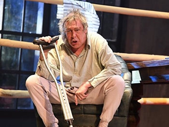 Михаил Ефремов сорвал спектакль и обматерил зрителей фото