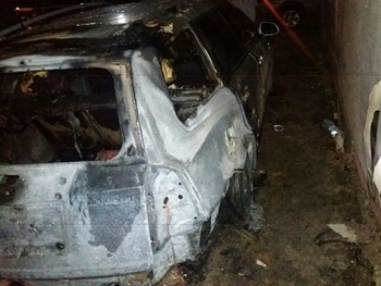 Правоохранители выясняют, кто подорвал автомобиль в Мелитополе фото