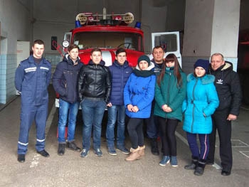 Акимовские спасатели рассказали школьникам о своей профессии фото