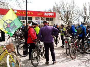 Мелитопольские велосипедисты открыли сезон. ФОТО фото