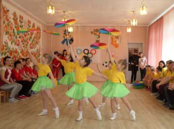 Для малышей провели Малые Олимпийские игры. ФОТО фото