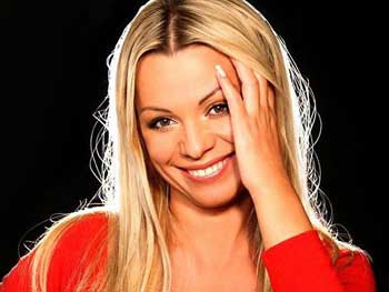 52-летняя Ирина Салтыкова показала подтянутую фигуру в купальнике  фото