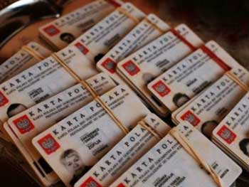 Журналисты сравнили зарплаты украинских заробитчан в Польше и Украине фото