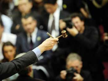 На аукционе в Нью-Йорке картину Малевича продали за $85 млн фото