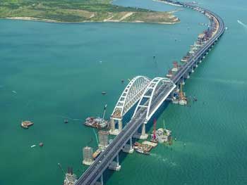 Google не нанес Крымский мост на свои карты после его открытия фото