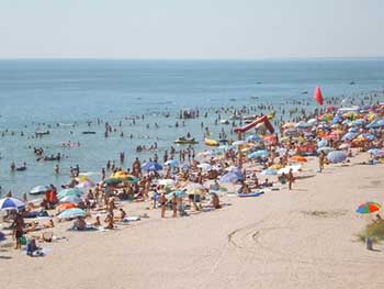 Работа на азовских курортах: кому и сколько платят фото