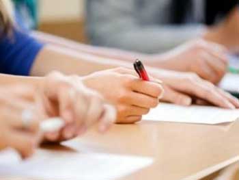 Сегодня выпускники пройдут ВНО по трем иностранным языкам фото