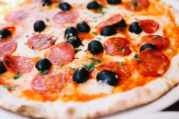 Чем полезна пицца? Главная польза игредиентов и особенности пиццы фото