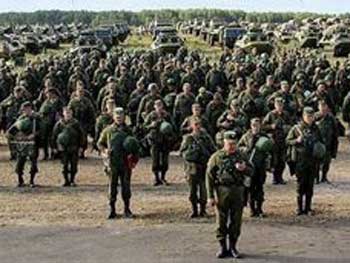 Россия проводит военные учения в Крыму и на границе с Украиной фото