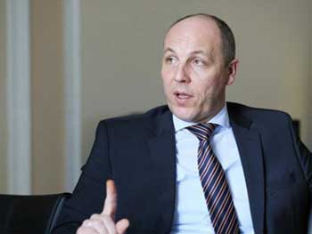 Парубий просит украинцев не увеличивать обменный фонд Путина и не ехать в Россию фото
