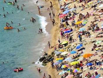 Едет гопота без денег: крымчане о российских туристах фото