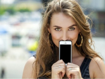 Как вы держите телефон: короткий тест расскажет тайну характера фото