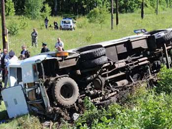 В России товарный поезд протаранил автобус с хористами, есть погибшие (ФОТО, ВИДЕО) фото
